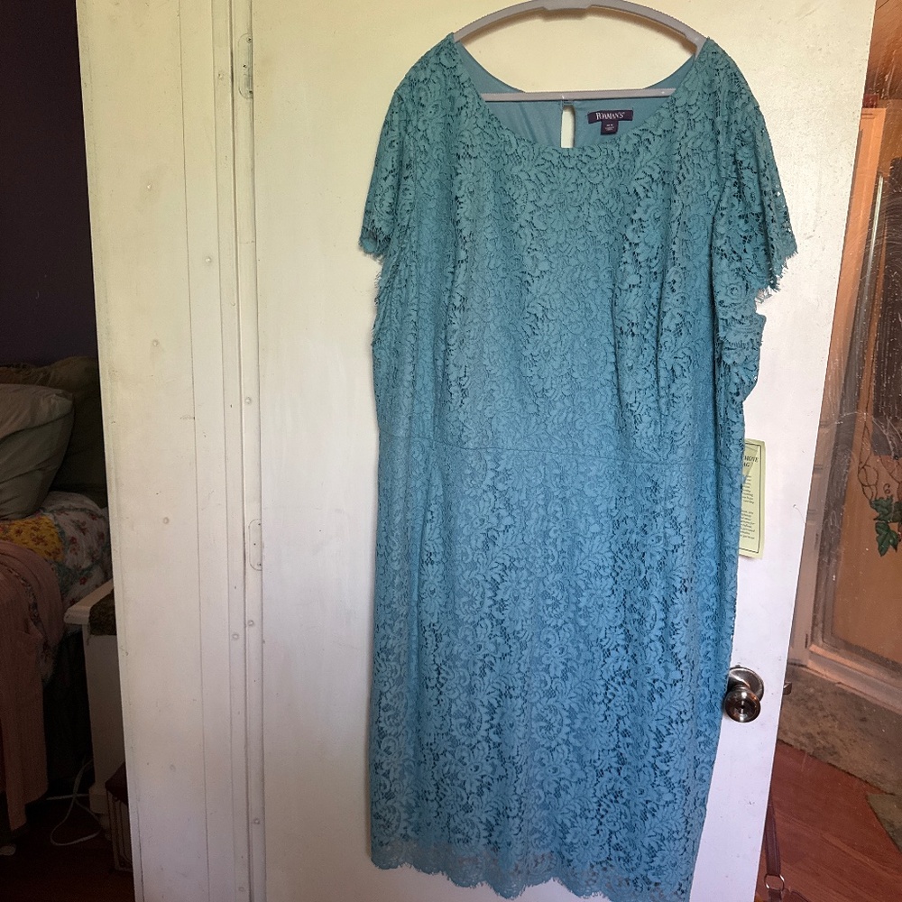 Plus size lace dress